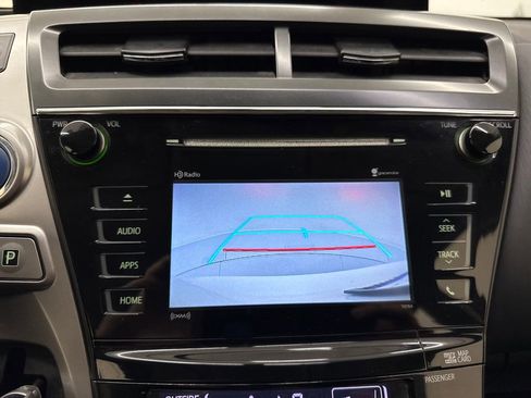 Used 2017 Toyota Prius V Four FWD image 20