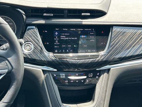 Used 2023 Cadillac XT6 Premium Luxury AWD/4WD image 16