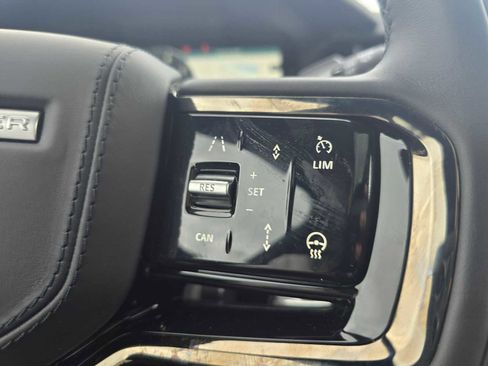 Certified 2025 Land Rover Range Rover Velar Dynamic SE image 31