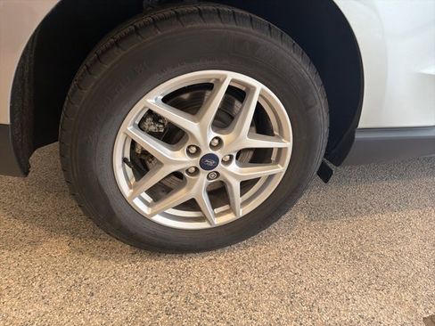 Used 2022 Ford Edge SEL w/ Convenience Package image 6