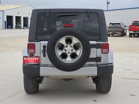 Used 2018 Jeep Wrangler Unlimited Sahara image 6