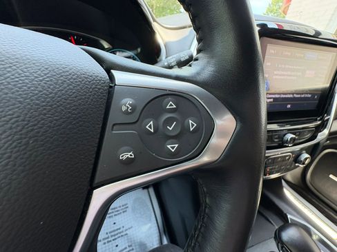 Used 2022 Chevrolet Traverse RS w/ LPO, 'HIT The Road' Package FWD image 39
