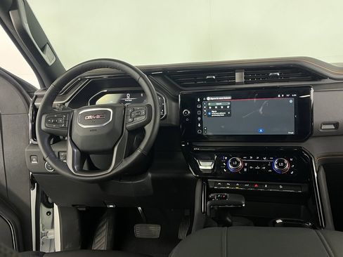 Used 2025 GMC Sierra 1500 AT4 image 16