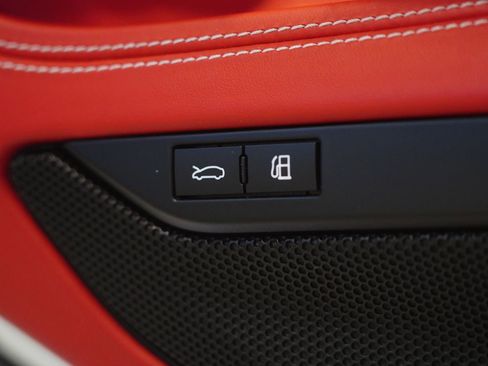 Used 2021 Ferrari F8 Tributo image 34