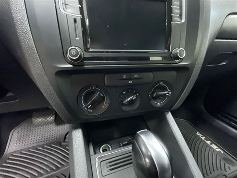 Used 2016 Volkswagen Jetta S FWD image 16