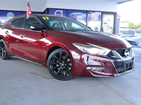Used 2017 Nissan Maxima SR w/ Midnight Edition FWD image 3