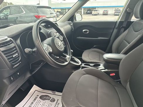 Used 2016 Kia Soul image 11