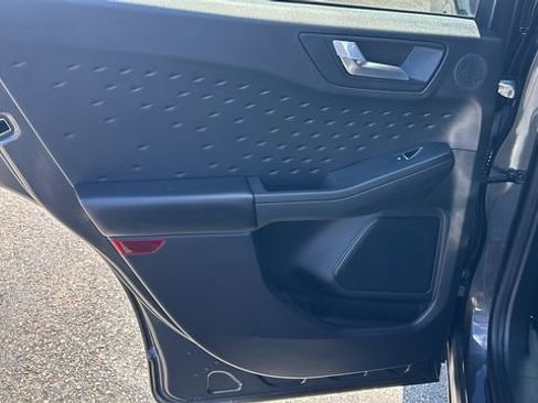 Certified 2020 Ford Escape Titanium AWD/4WD image 14