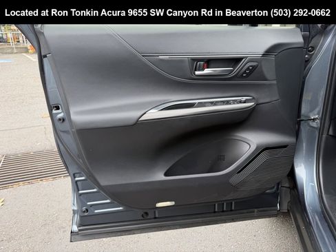 Used 2021 Toyota Venza Limited image 11