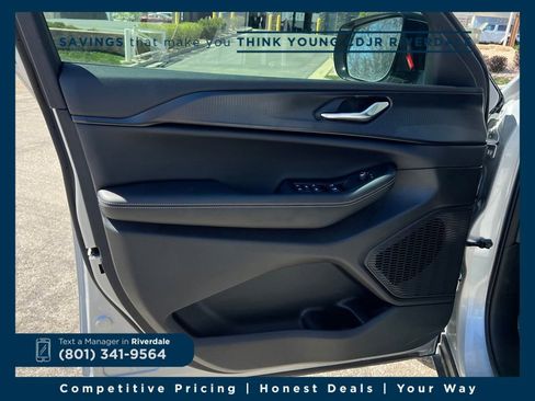 New 2025 Jeep Grand Cherokee L Altitude w/ Trailer Tow Package image 10