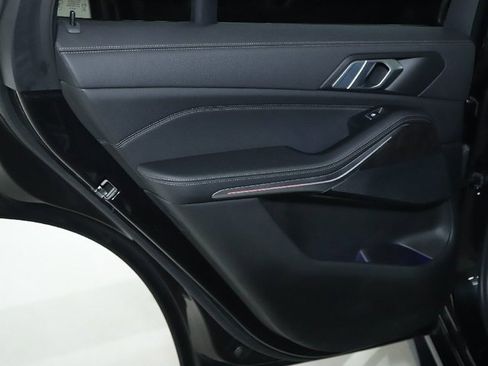 Used 2022 BMW X5 xDrive40i w/ M Sport Package image 13