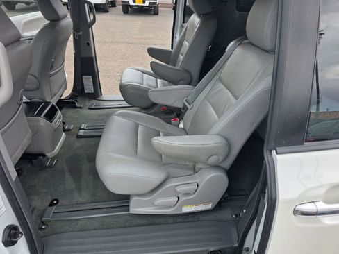 Used 2017 Toyota Sienna XLE w/ XLE Navigation Package image 32