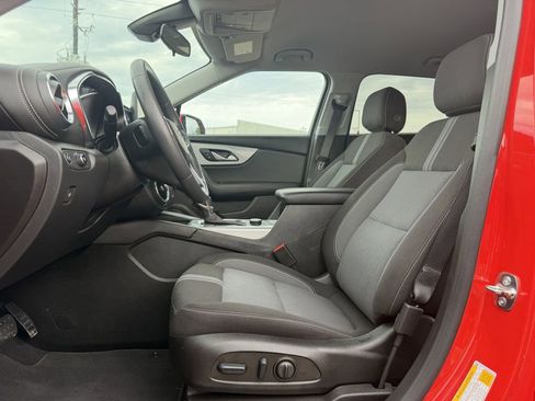 Used 2025 Chevrolet Blazer LT FWD image 26