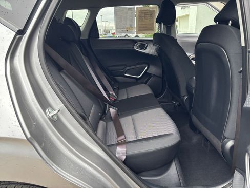 Used 2025 Kia Soul LX w/ LX Technology Package FWD image 25