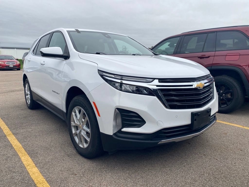 Used 2024 Chevrolet Equinox LT AWD/4WD image 3