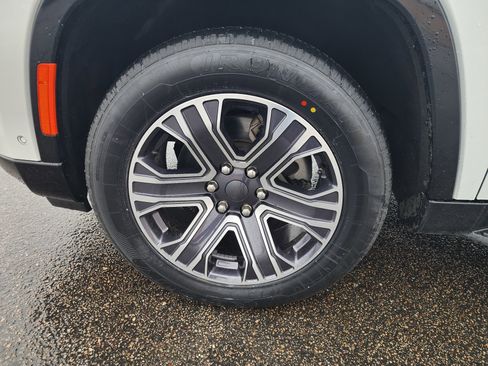 Used 2023 Jeep Wagoneer L Series II image 10