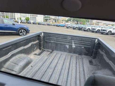 Used 2025 Nissan Frontier SV RWD image 10