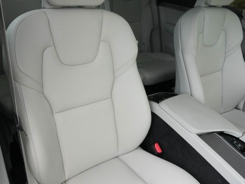 Used 2023 Volvo XC90 B6 Plus w/ Protection Package Premier AWD/4WD image 13