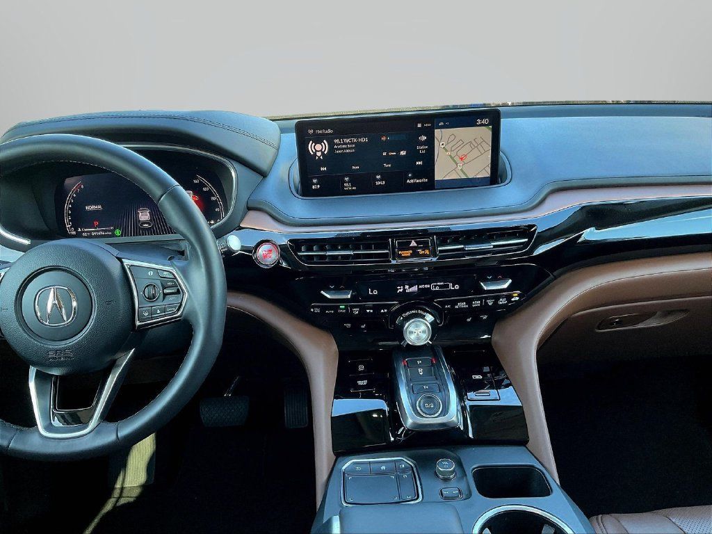 Certified 2024 Acura MDX w/ Technology Package AWD/4WD image 11