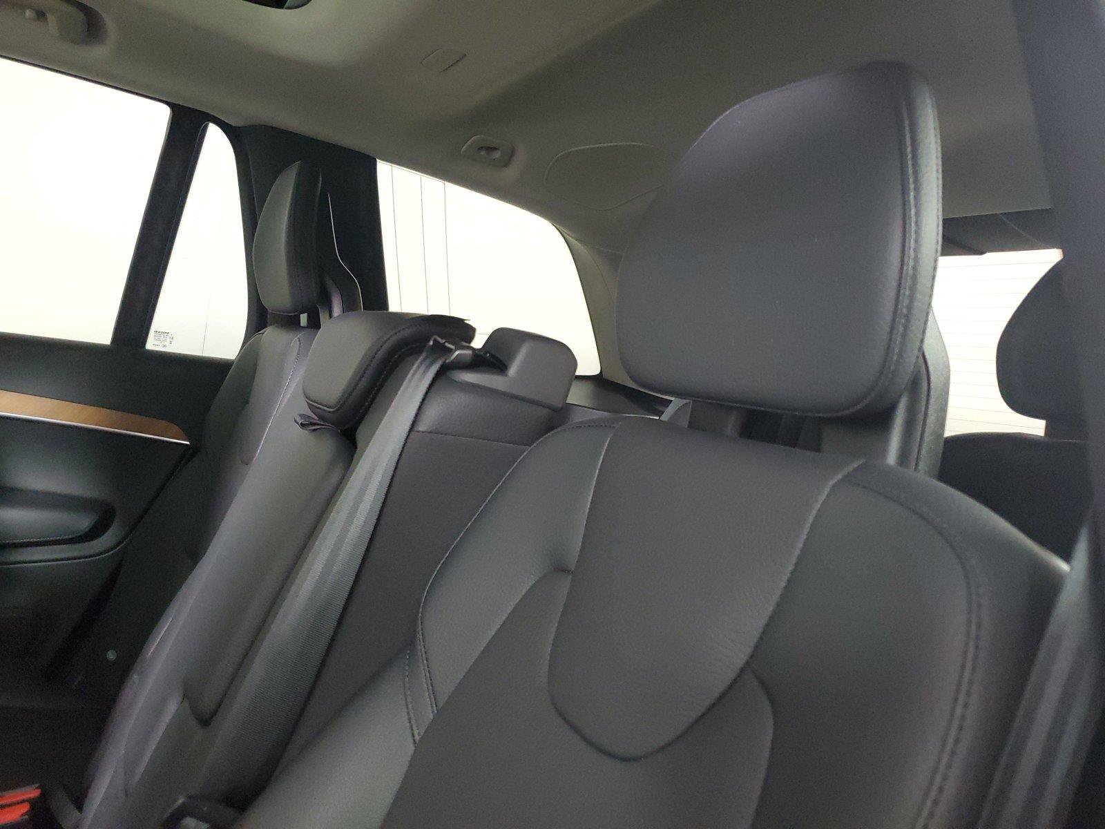 Certified 2024 Volvo XC90 B6 Plus AWD/4WD image 14