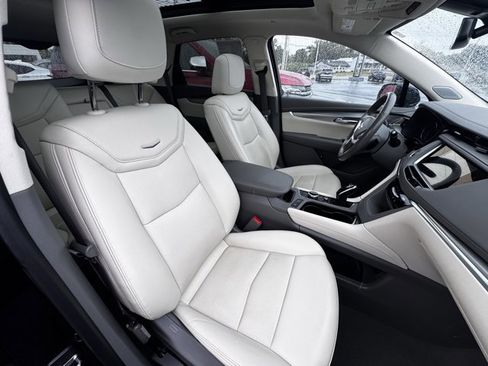Used 2023 Cadillac XT5 Premium Luxury image 12