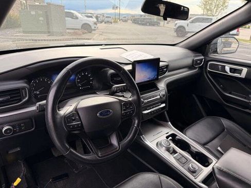 Used 2020 Ford Explorer XLT w/ Equipment Group 202A AWD/4WD image 8