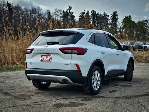 Used 2023 Ford Escape Active AWD/4WD image 3