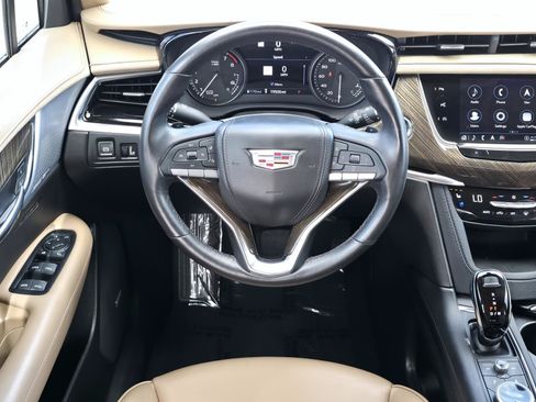 Used 2024 Cadillac XT6 Premium Luxury w/ Platinum Package FWD image 9