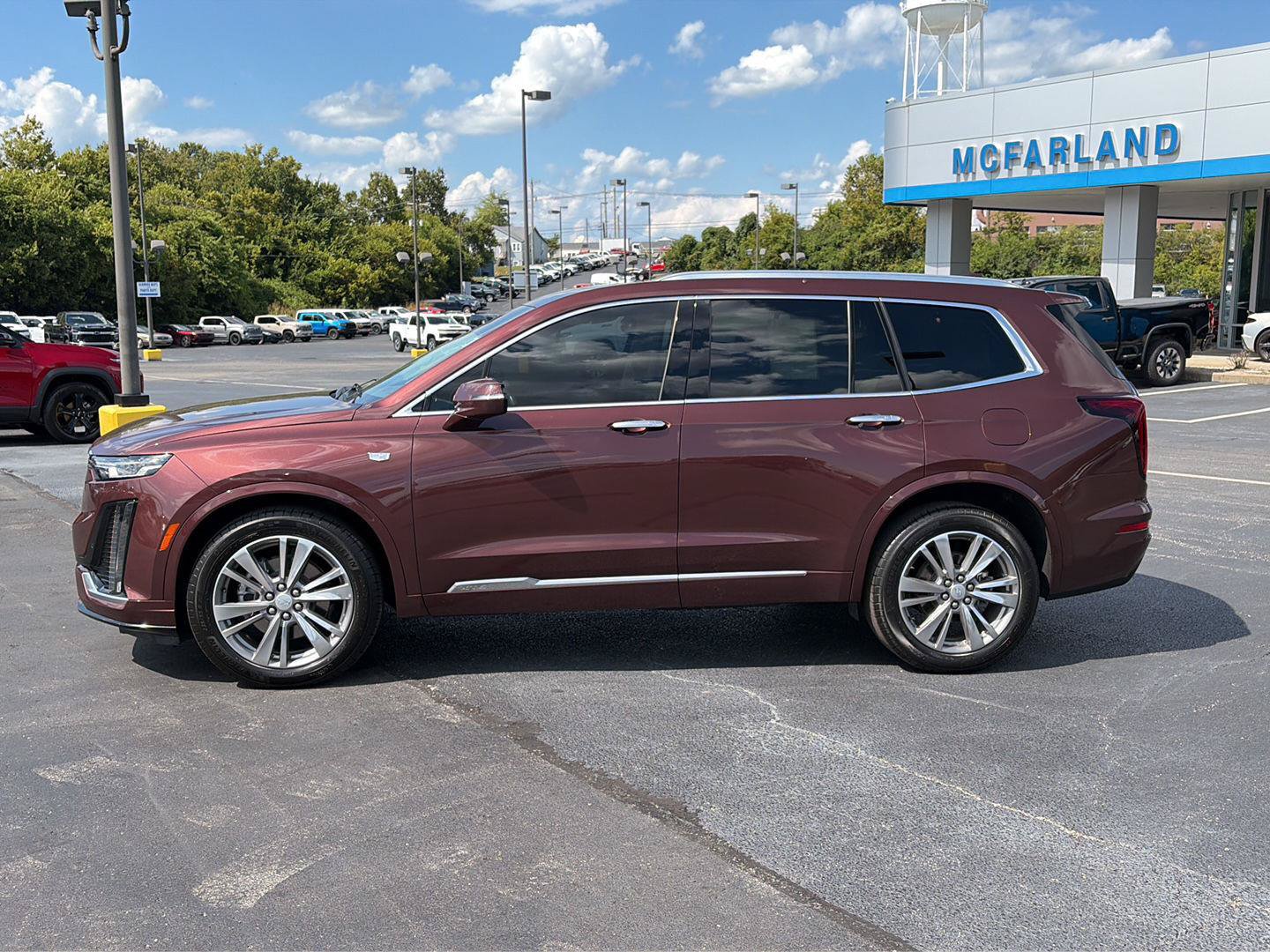 Used 2022 Cadillac XT6 Premium Luxury w/ LPO, Floor Liner Package AWD/4WD image 2