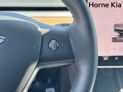 Used 2022 Tesla Model Y Performance AWD/4WD image 18