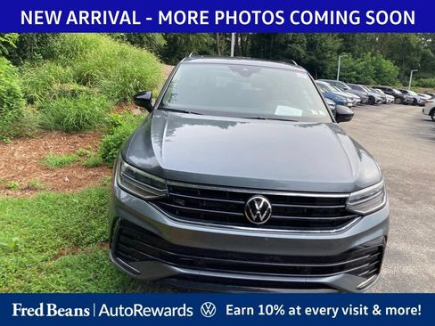 Used 2023 Volkswagen Tiguan SE R-Line FWD image 2