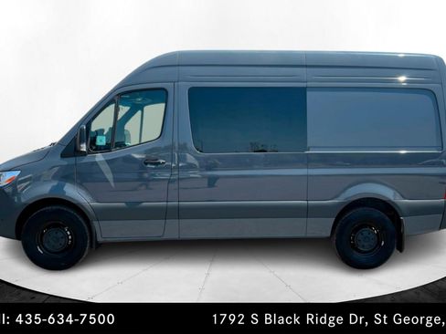 Used 2025 Mercedes-Benz Sprinter 2500 image 2