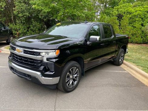Used 2023 Chevrolet Silverado 1500 LT AWD/4WD image 3