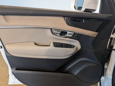 New 2026 Volvo XC90 B6 Plus w/ Protection Package Premier image 8