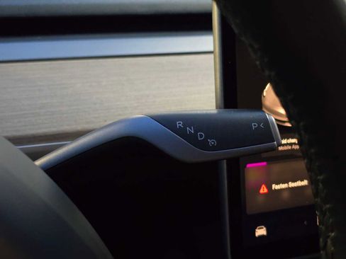 Used 2023 Tesla Model 3 Standard Range image 35