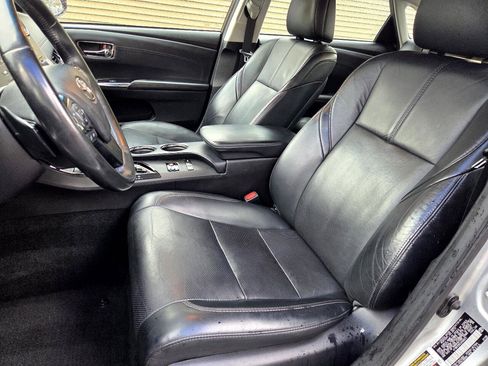 Used 2018 Toyota Avalon Limited image 11