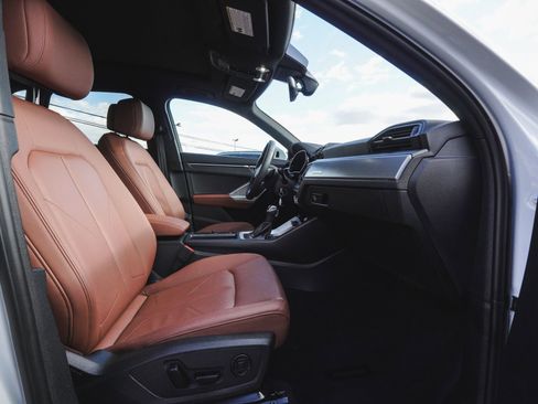 Used 2025 Audi Q3 2.0T Premium image 36