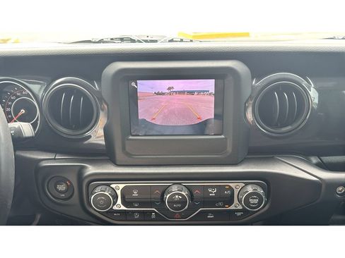 Used 2022 Jeep Gladiator Sport AWD/4WD image 23