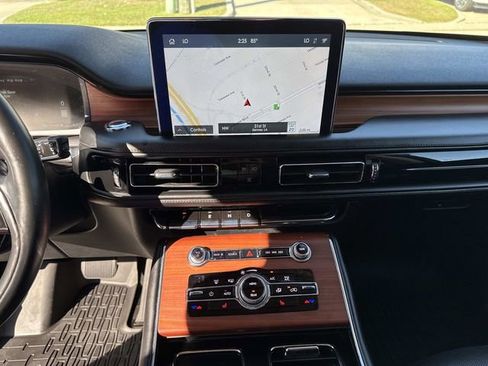 Used 2020 Lincoln Aviator Reserve image 25