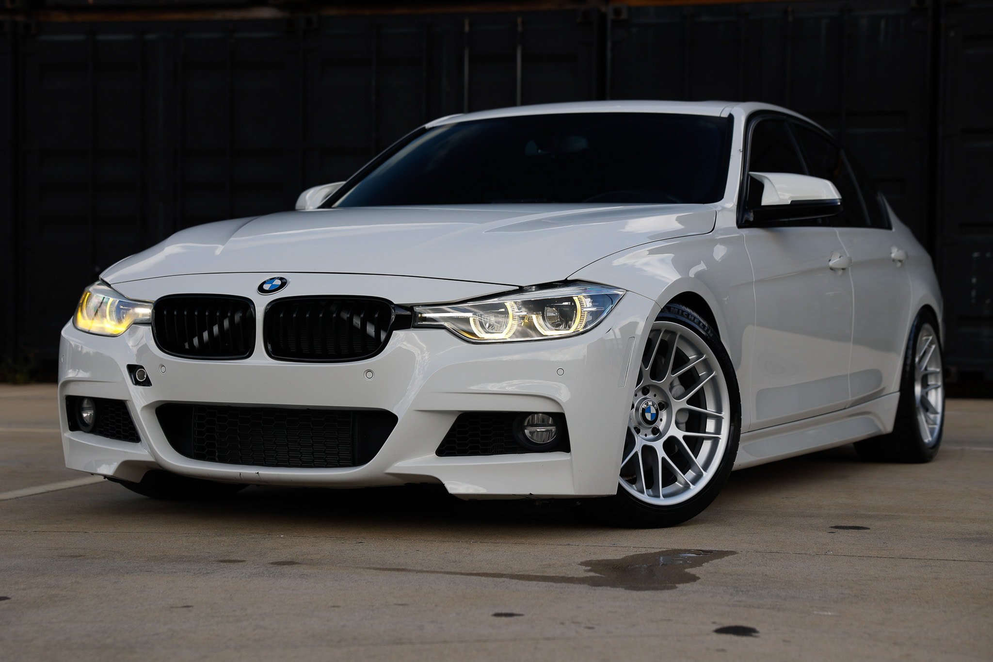 Used 2016 BMW 340i xDrive Sedan AWD/4WD image 1