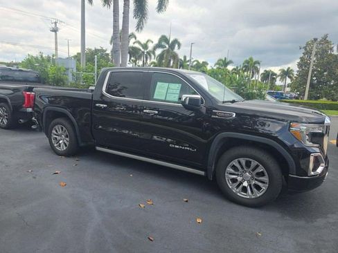 Used 2019 GMC Sierra 1500 Denali w/ Driver Alert Package II AWD/4WD image 3