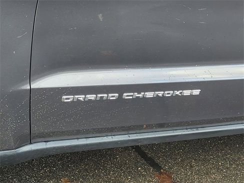 Used 2016 Jeep Grand Cherokee Limited image 12