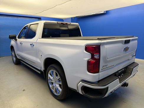 Used 2023 Chevrolet Silverado 1500 High Country w/ High Country Premium Package image 5