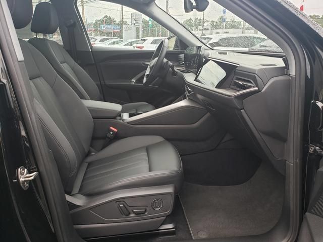 Used 2025 Audi Q5 Premium w/ Convenience Package AWD/4WD image 16