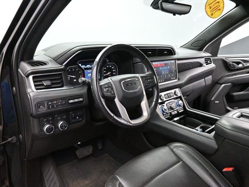 Used 2021 GMC Yukon Denali w/ Advanced Technology Package AWD/4WD image 18
