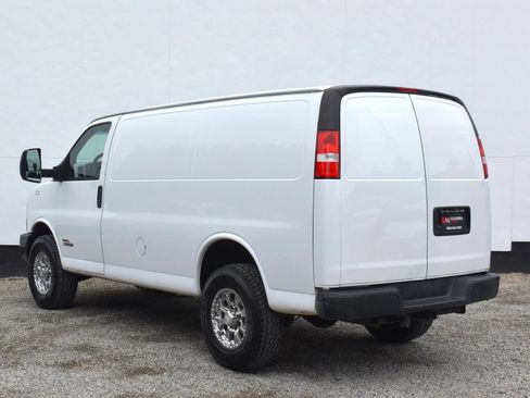 Used 2006 Chevrolet Express 3500 RWD image 36
