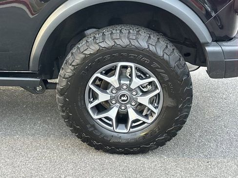 Used 2025 Ford Bronco Badlands image 24