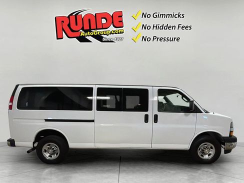 Used 2018 Chevrolet Express 3500 LT w/ LT Preferred Equipment Group RWD image 6