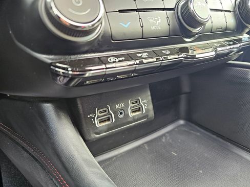 Used 2024 Dodge Durango GT image 28