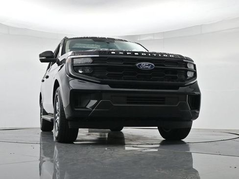 Used 2025 Ford Expedition Active AWD/4WD image 40